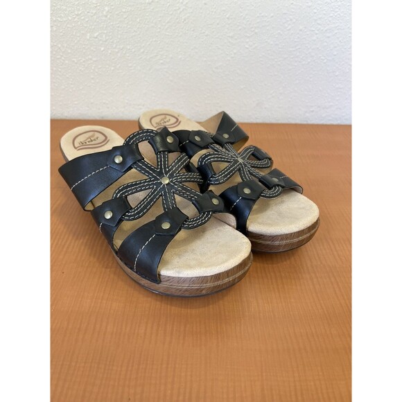 Dansko Sandals Women’s Size 11 EU 41 Black Leather Strappy Studded Flower - Picture 1 of 7